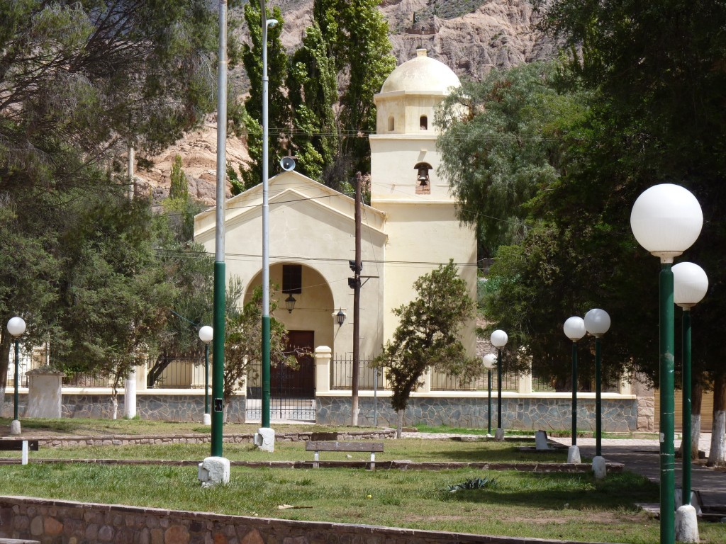 Foto: Iglesia. - Maimara (Jujuy), Argentina