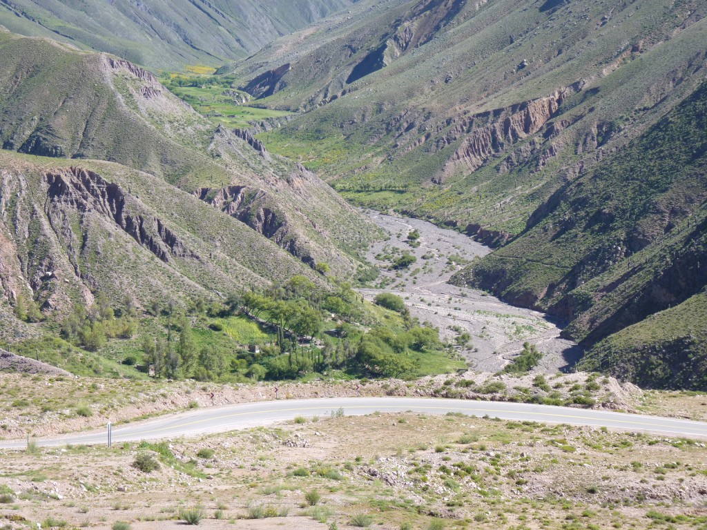 Foto: Salida de Purmamarca. - Cuesta de Lipán (Jujuy), Argentina