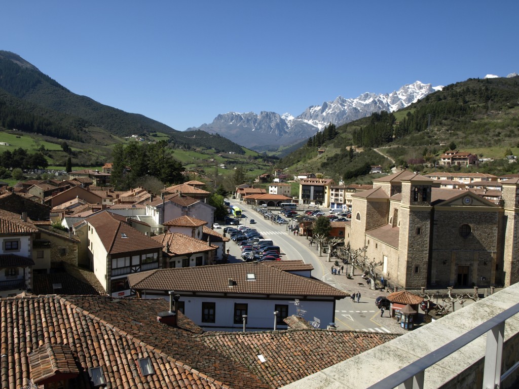 Foto: Vista de Potes - Potes (Cantabria), España