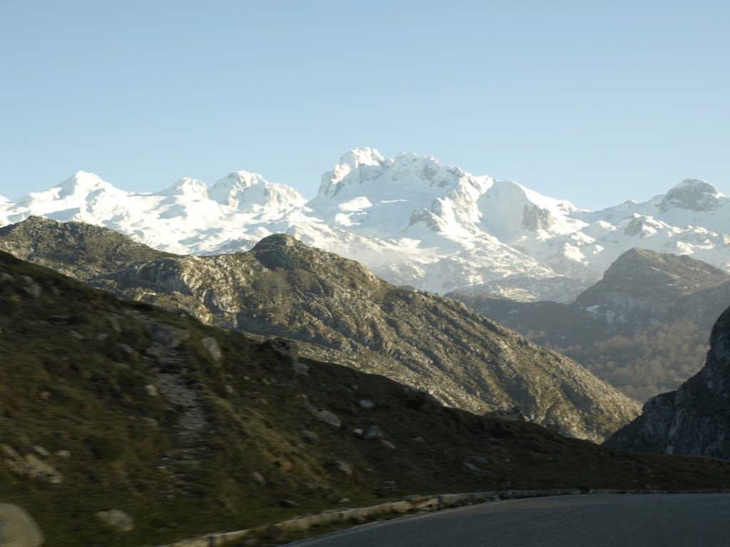 Foto: Subiendo a los Lagos - Covadonga (Asturias), España