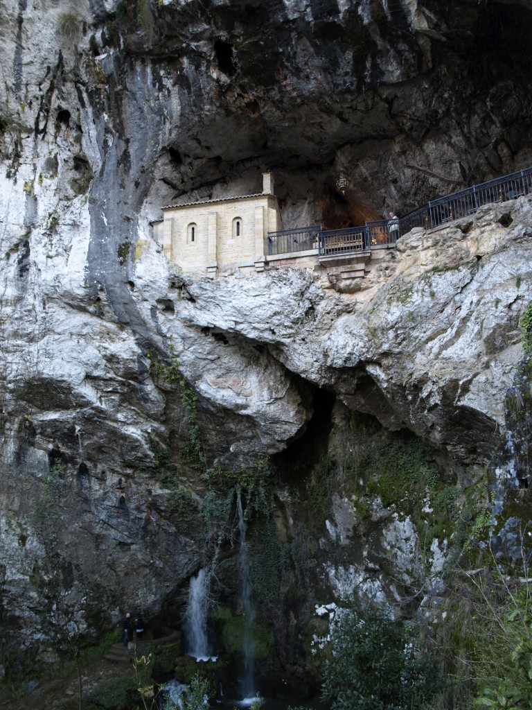 Foto: Santa Cueva - Covadonga (Asturias), España