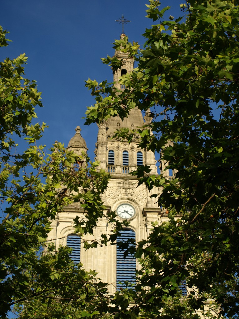 Foto: Basílica de Begoña entre árboles - Bilbao (Vizcaya), España