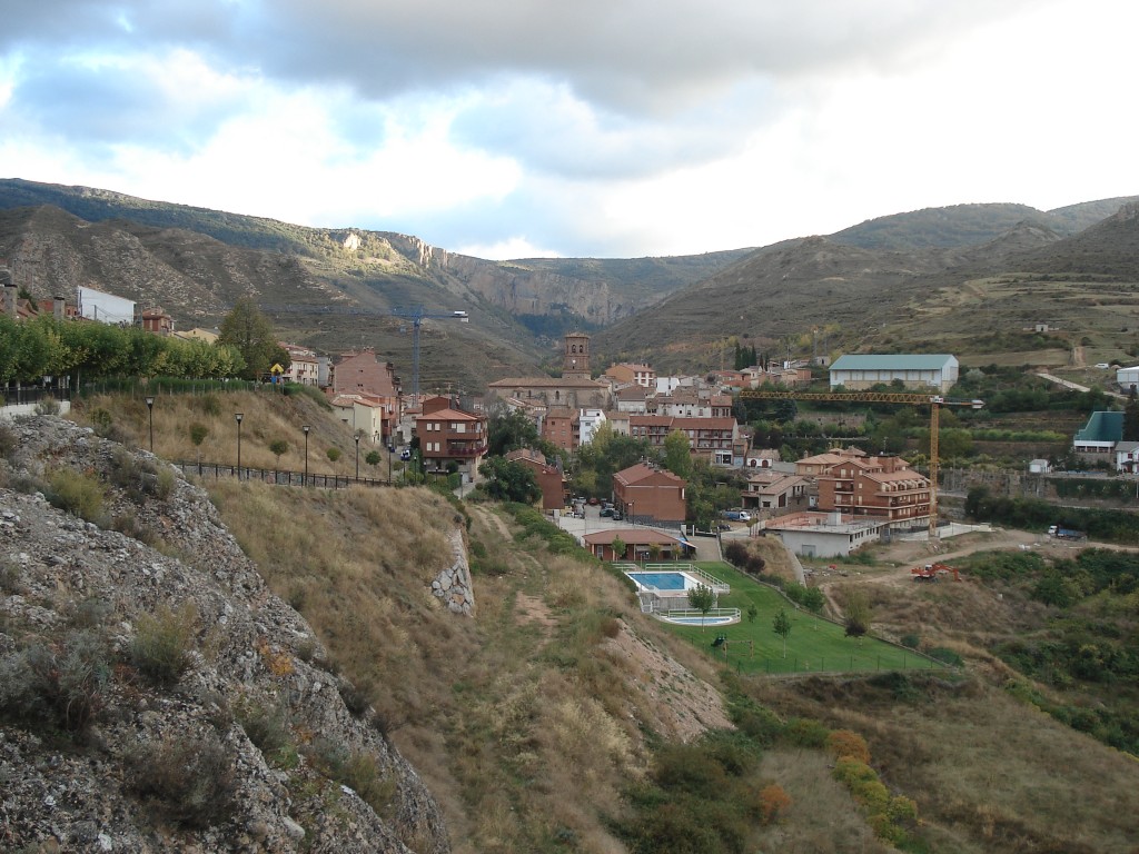 Foto: Vista del pueblo - Viguera (La Rioja), España