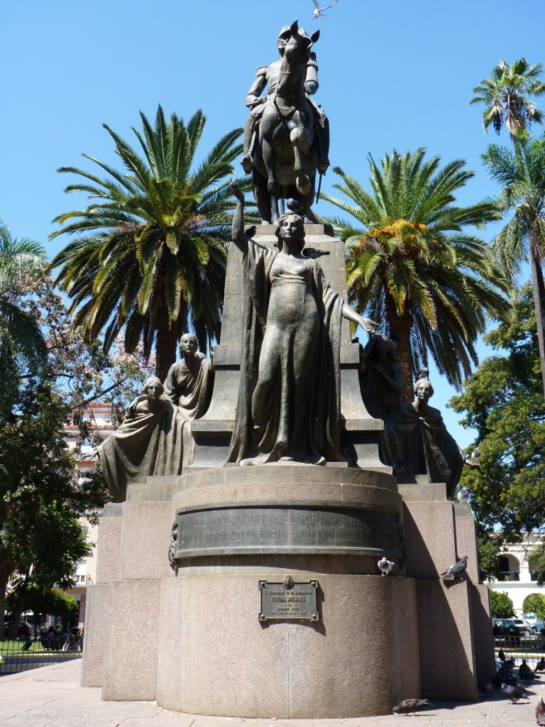 Foto: Plaza 9 de Julio - Salta, Argentina