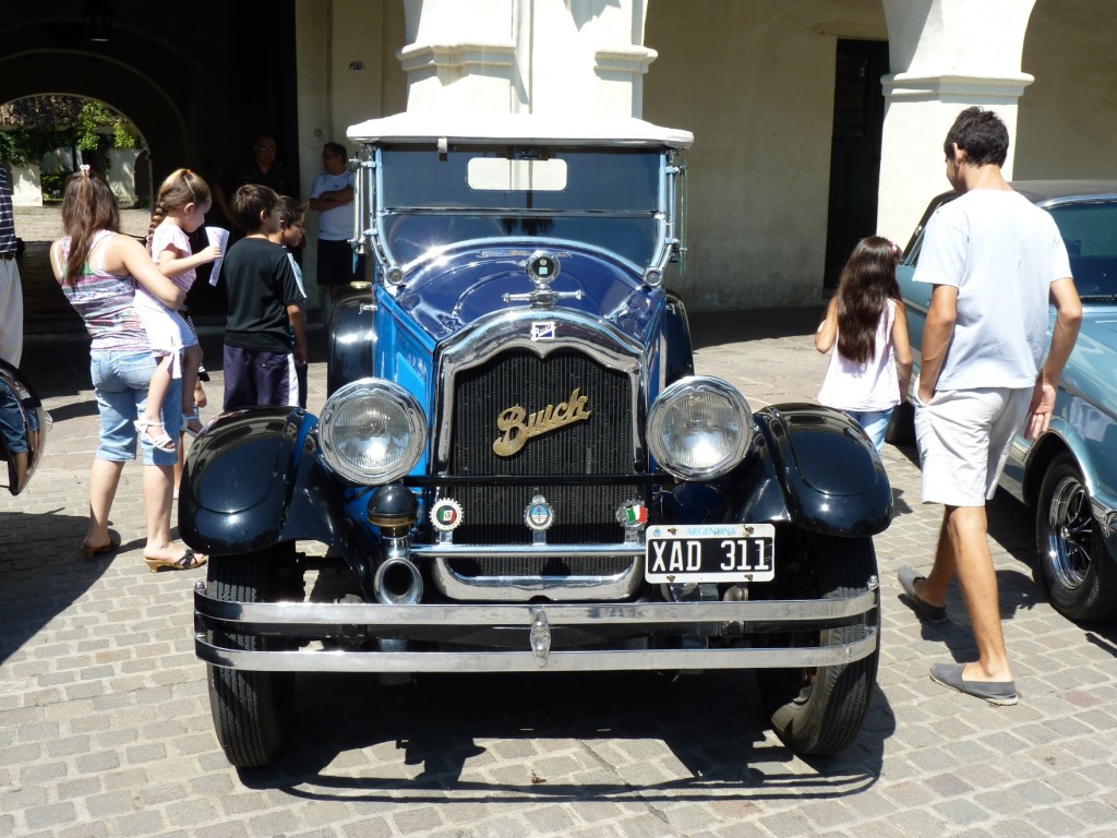 Foto: Exposición de autos antiguos. - Salta, Argentina