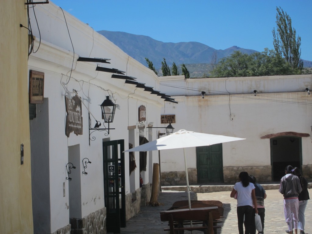 Foto: Calles de Cachi - Cachi (Salta), Argentina