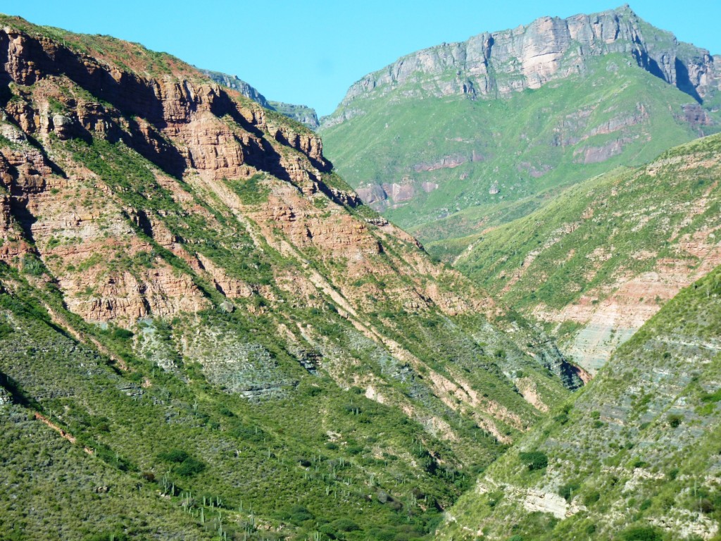 Foto: Camino a Cachi. Parador El Maray. - Cachi (Salta), Argentina