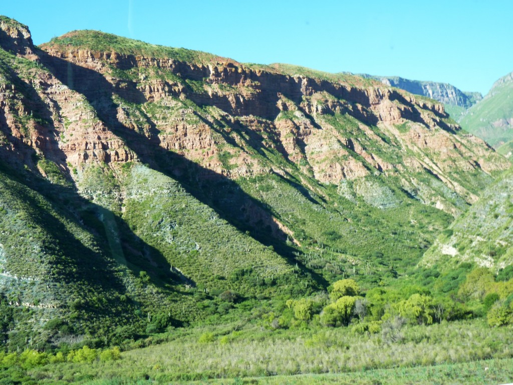 Foto: Camino a Cachi. Parador El Maray. - Cachi (Salta), Argentina