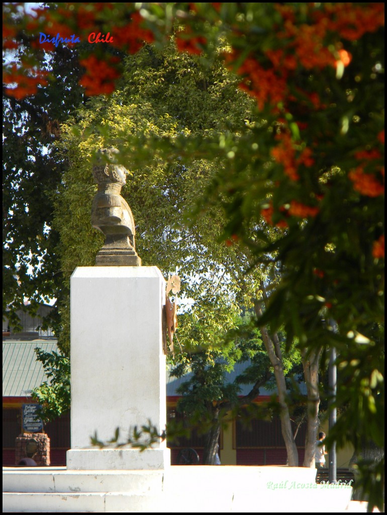 Foto: Monumento a O'Higgins de costado - Graneros (Libertador General Bernardo OʼHiggins), Chile