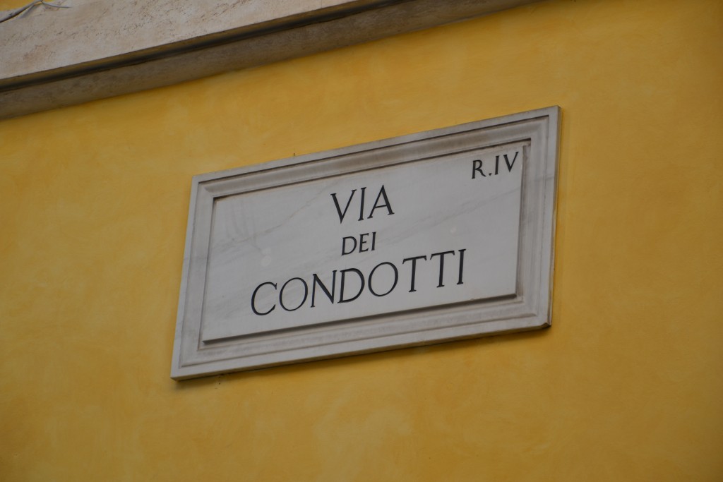 Foto: Via Condotti - Roma, Italia