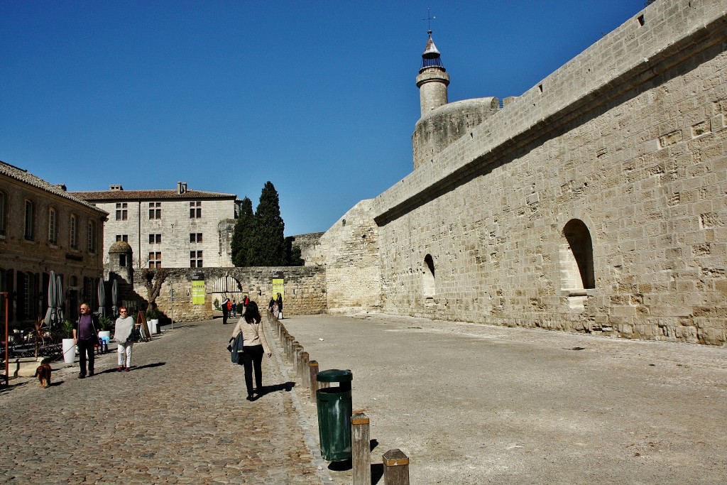 Foto: Interior de la ciudad amurallada - Aigues-Mortes (Languedoc-Roussillon), Francia