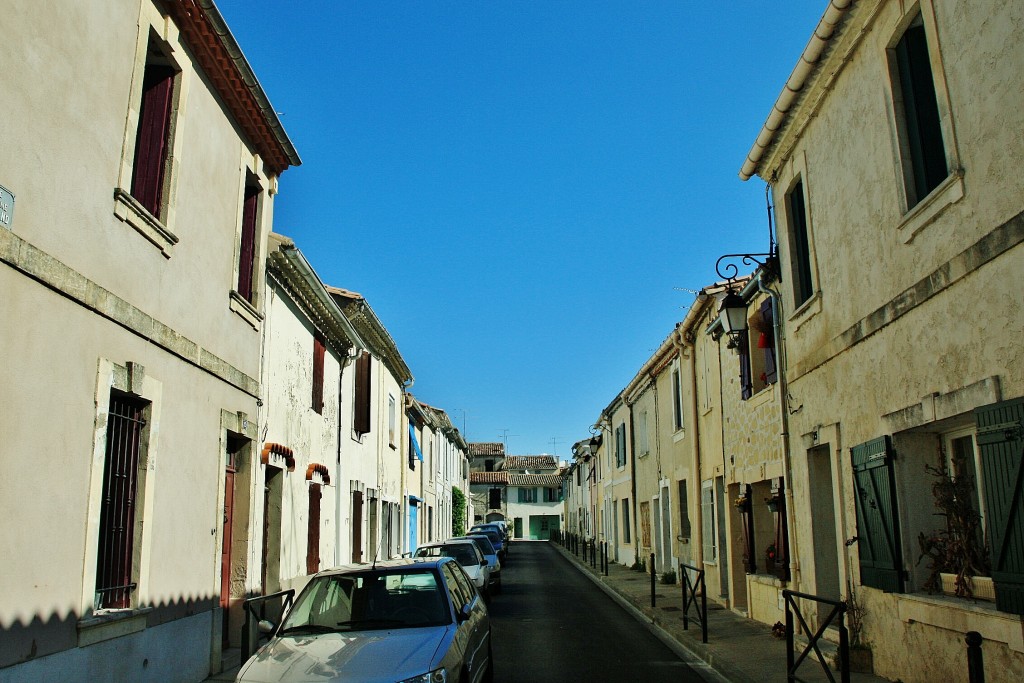 Foto: Interior de la ciudad amurallada - Aigues-Mortes (Languedoc-Roussillon), Francia