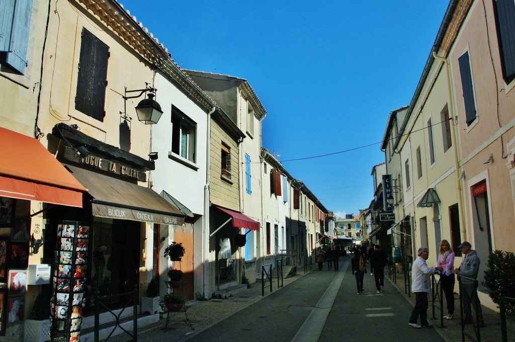 Foto: Interior de la ciudad amurallada - Aigues-Mortes (Languedoc-Roussillon), Francia