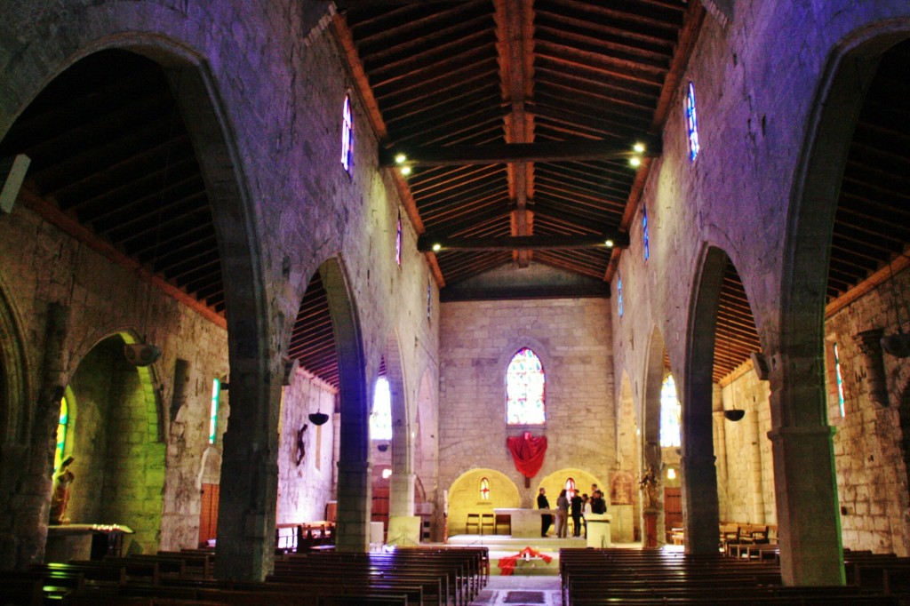 Foto: Iglesia de la ciudad amurallada - Aigues-Mortes (Languedoc-Roussillon), Francia
