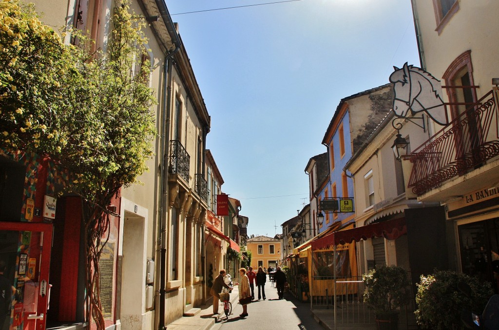 Foto: Interior de la ciudad amurallada - Aigues-Mortes (Languedoc-Roussillon), Francia