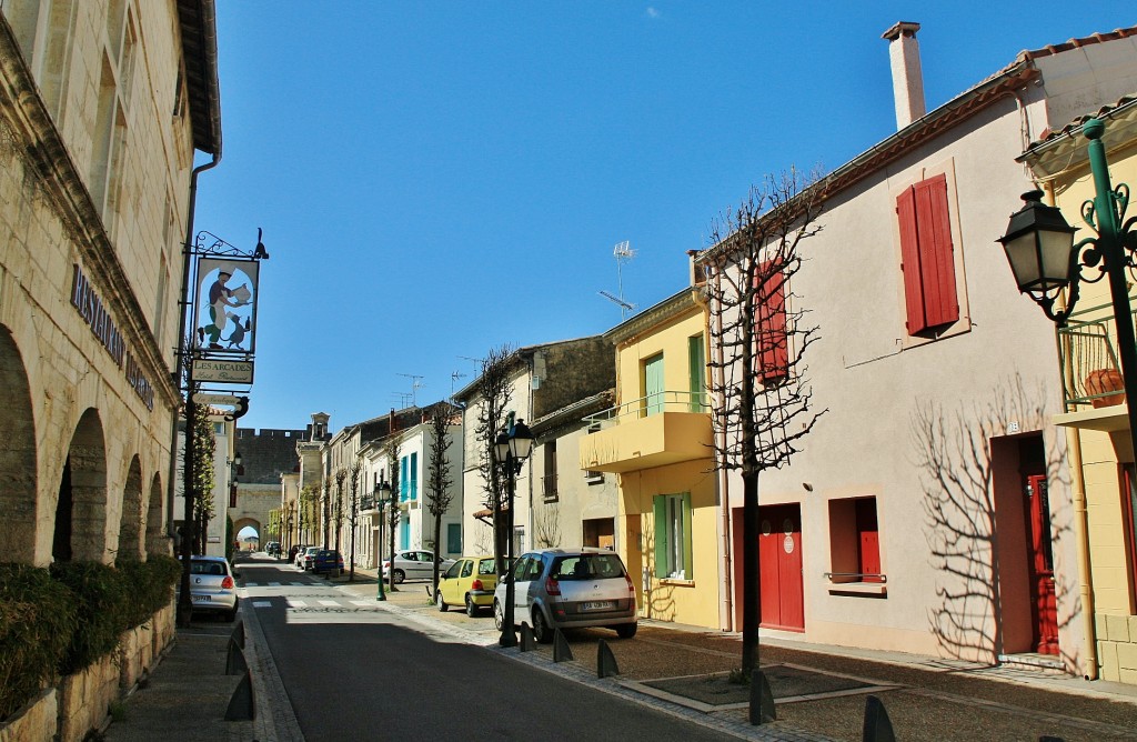 Foto: Interior de la ciudad amurallada - Aigues-Mortes (Languedoc-Roussillon), Francia