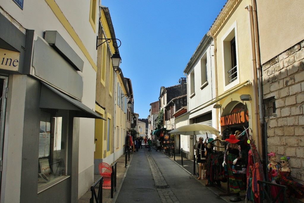 Foto: Interior de la ciudad amurallada - Aigues-Mortes (Languedoc-Roussillon), Francia