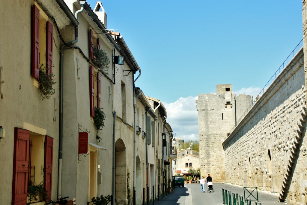 Foto: Interior de la ciudad amurallada - Aigues-Mortes (Languedoc-Roussillon), Francia