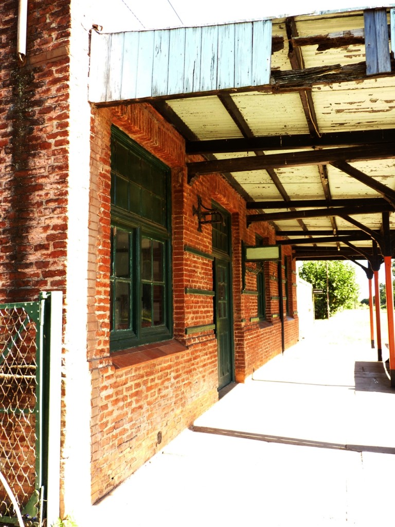 Foto: Estación de tren - Uribelarrea (Buenos Aires), Argentina