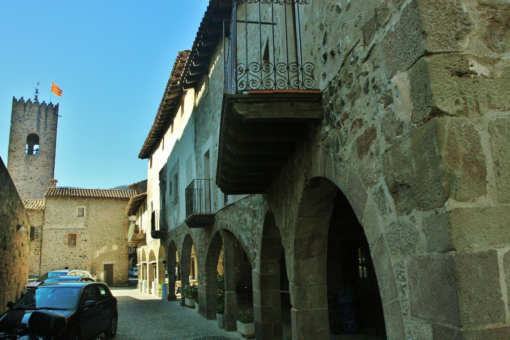 Foto: Recinto medieval - Santa Pau (Girona), España