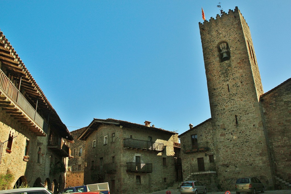 Foto: Recinto medieval - Santa Pau (Girona), España