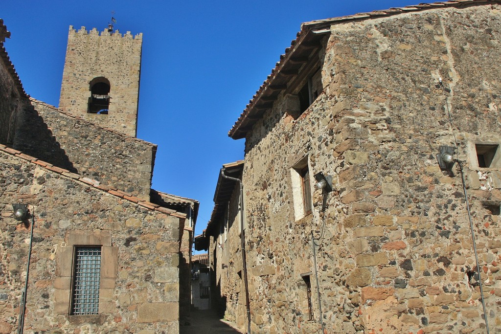 Foto: Recinto medieval - Santa Pau (Girona), España