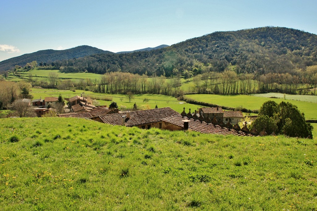 Foto: Vistas desde el pueblo - Santa Pau (Girona), España