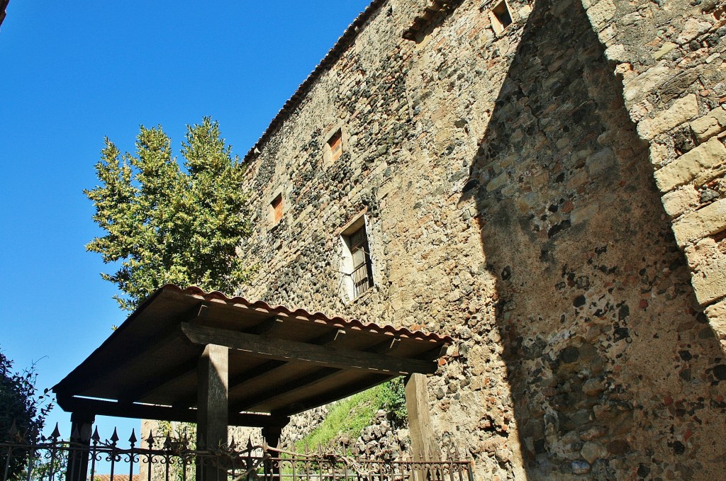 Foto: Recinto medieval - Santa Pau (Girona), España