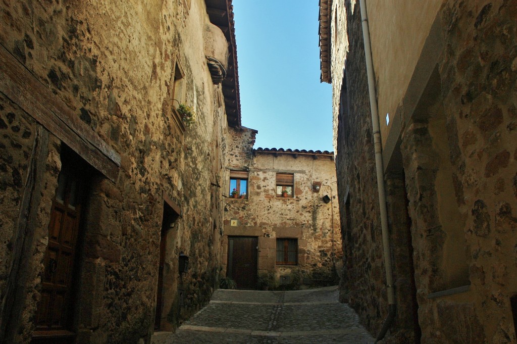 Foto: Recinto medieval - Santa Pau (Girona), España