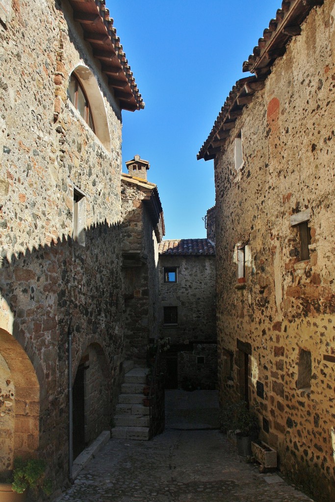 Foto: Recinto medieval - Santa Pau (Girona), España