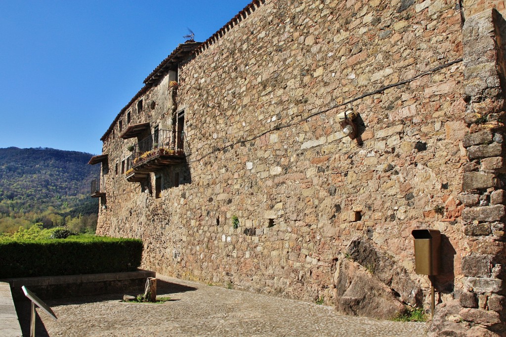 Foto: Recinto medieval - Santa Pau (Girona), España