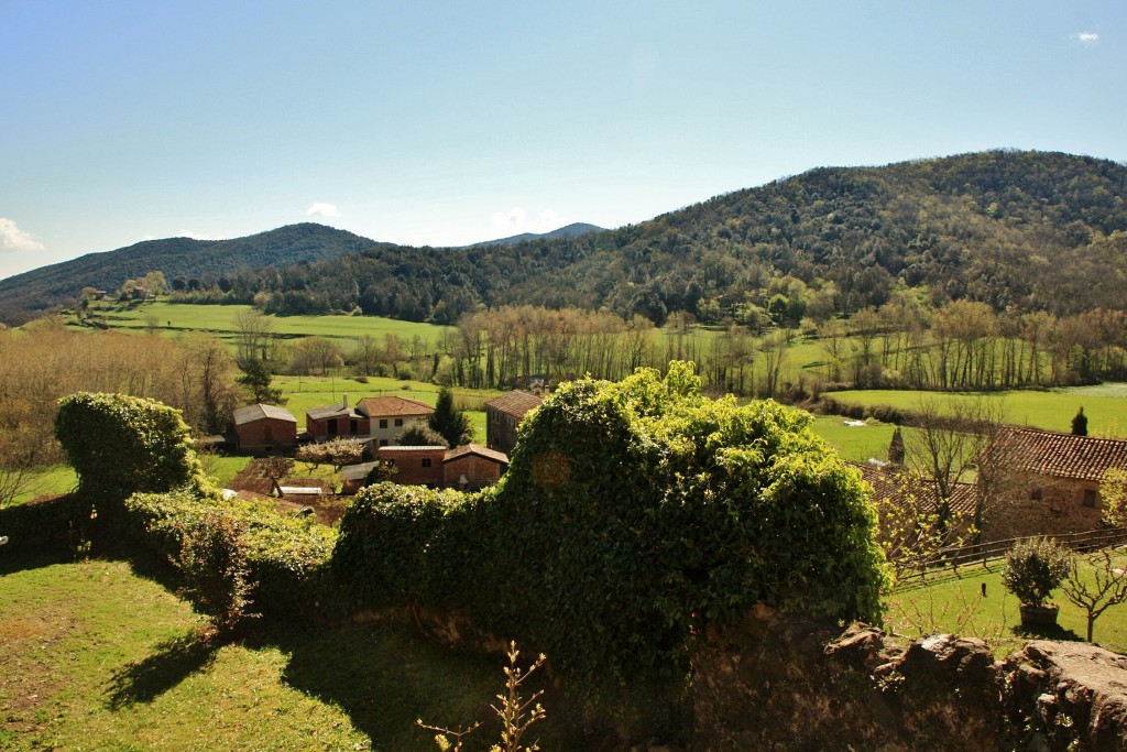 Foto: Vistas desde el pueblo - Santa Pau (Girona), España
