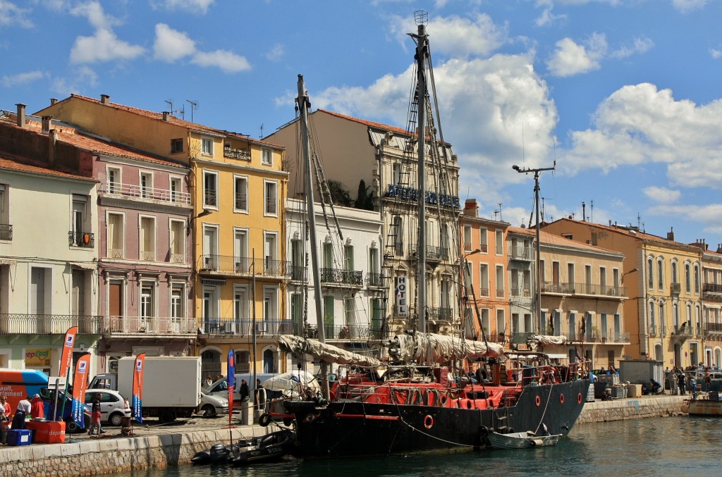 Foto: Barco atracado - Sète (Languedoc-Roussillon), Francia