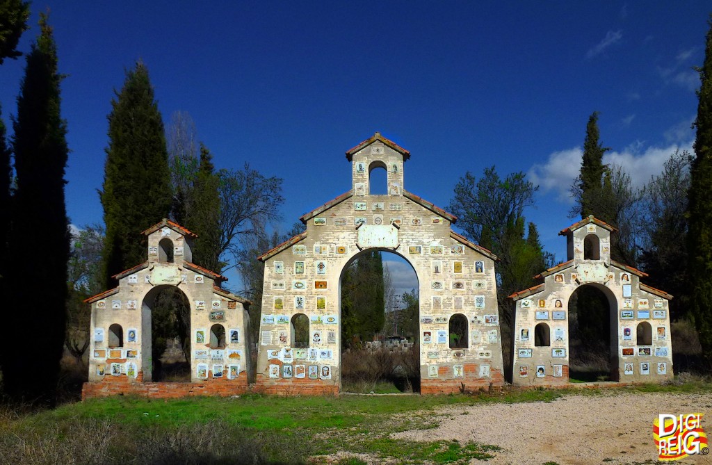 Foto: Monumento a los Ojos - Ambite (Madrid), España