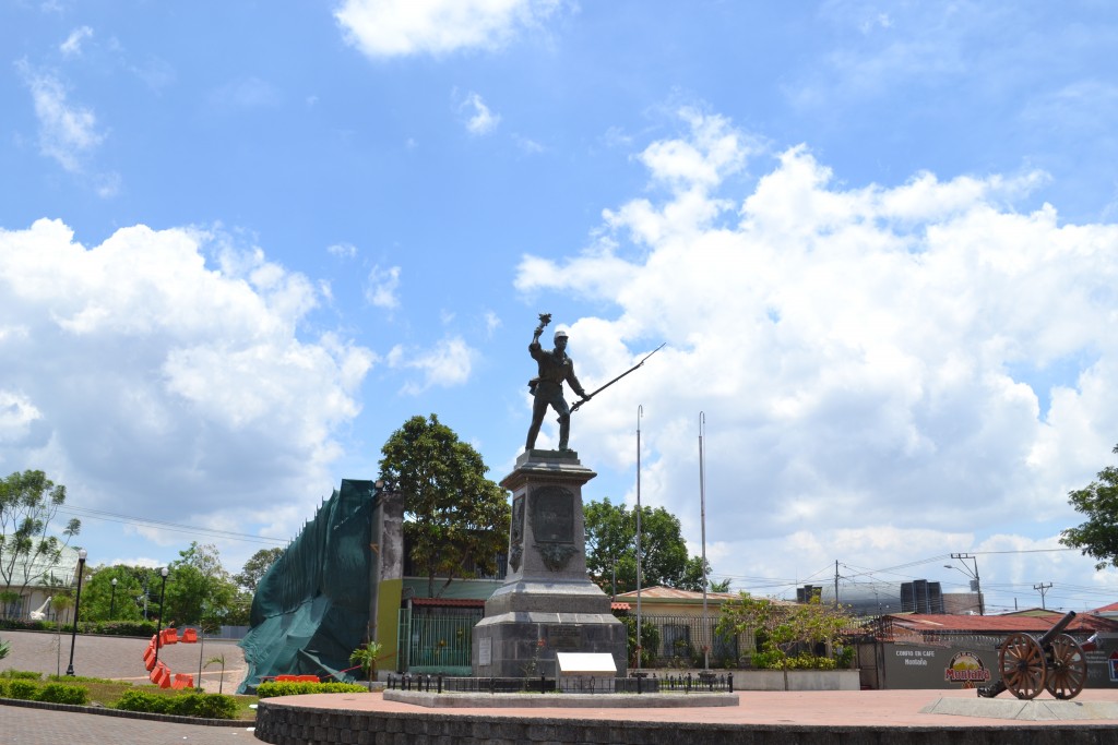 Foto: PARQUE JUAN SANTAMARIA - Alajuela, Costa Rica