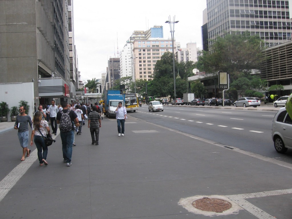 Foto: AV. PAULISTA - Sao Paulo, Brasil