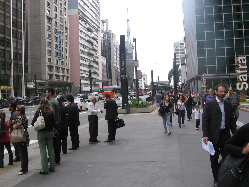 Foto: AV. PAULISTA - Sao Paulo, Brasil