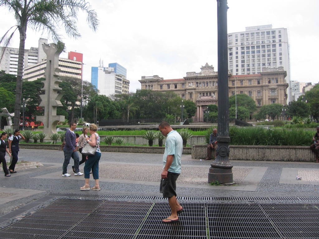 Foto: RUA DIREITA - Sao Paulo, Brasil
