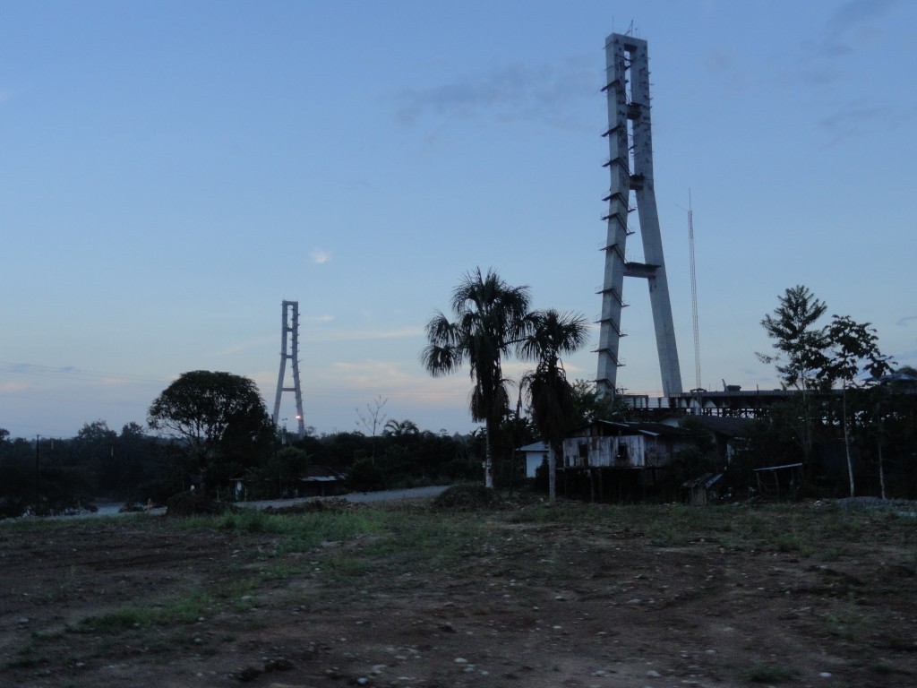 Foto: Estructura de un puente - Nueva Loja (Lago Agrio) (Sucumbios), Ecuador
