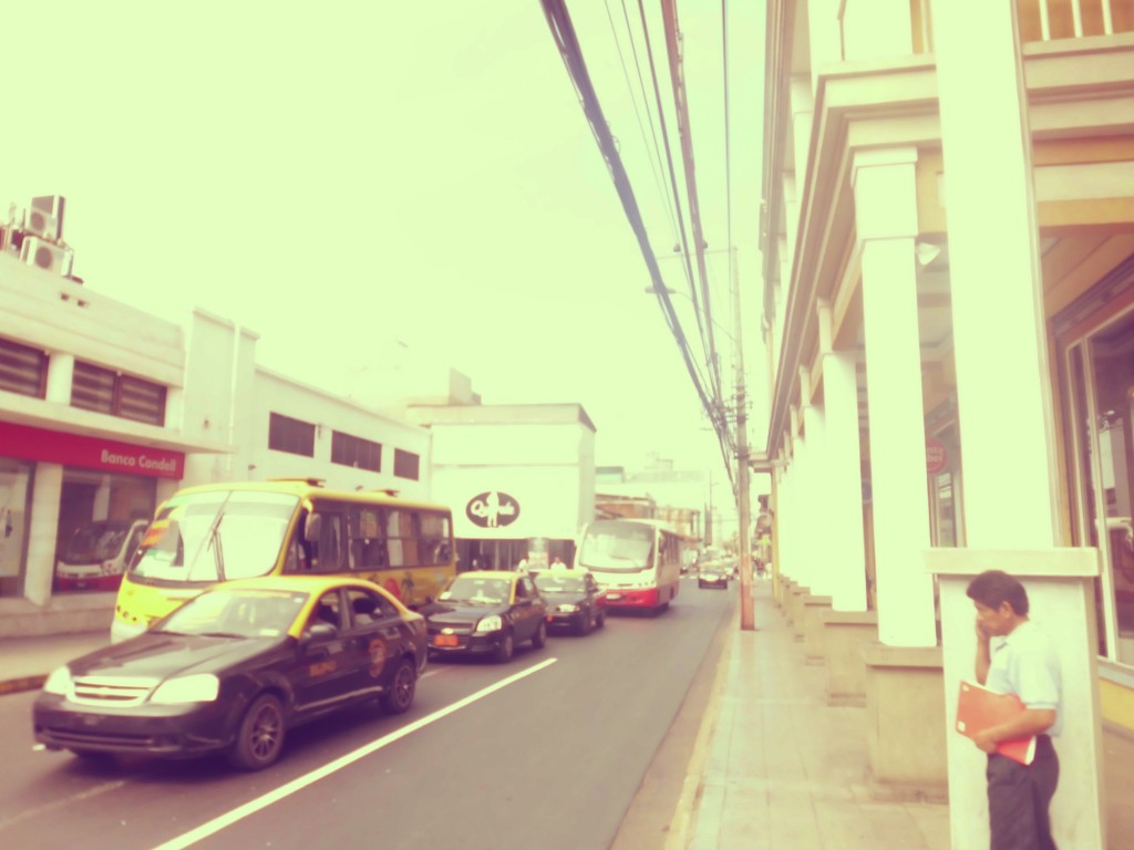 Foto: Calle Obispo Labbé - Iquique (Tarapacá), Chile