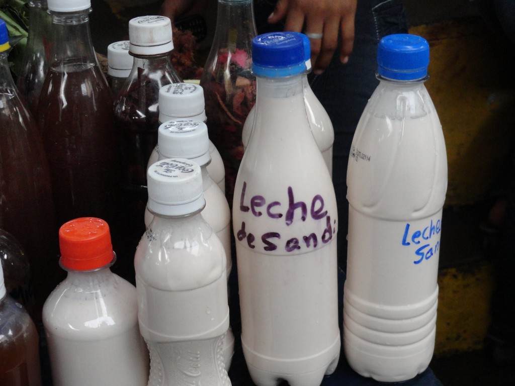Foto: Leches naturales - El Coca (Orellana), Ecuador