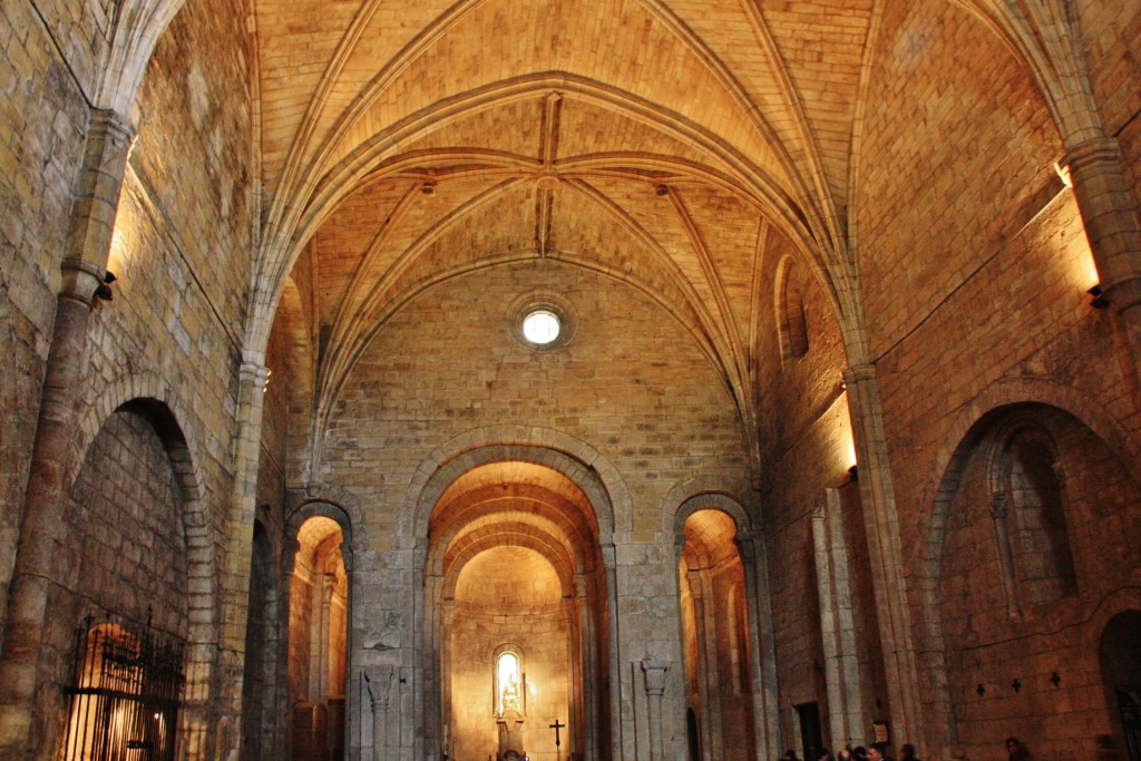 Foto: Monasterio de Leyre: iglesia - Yesa (Navarra), España