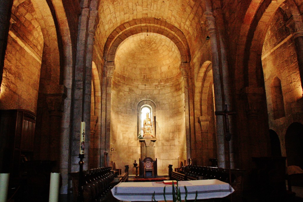 Foto: Monasterio de Leyre: iglesia - Yesa (Navarra), España