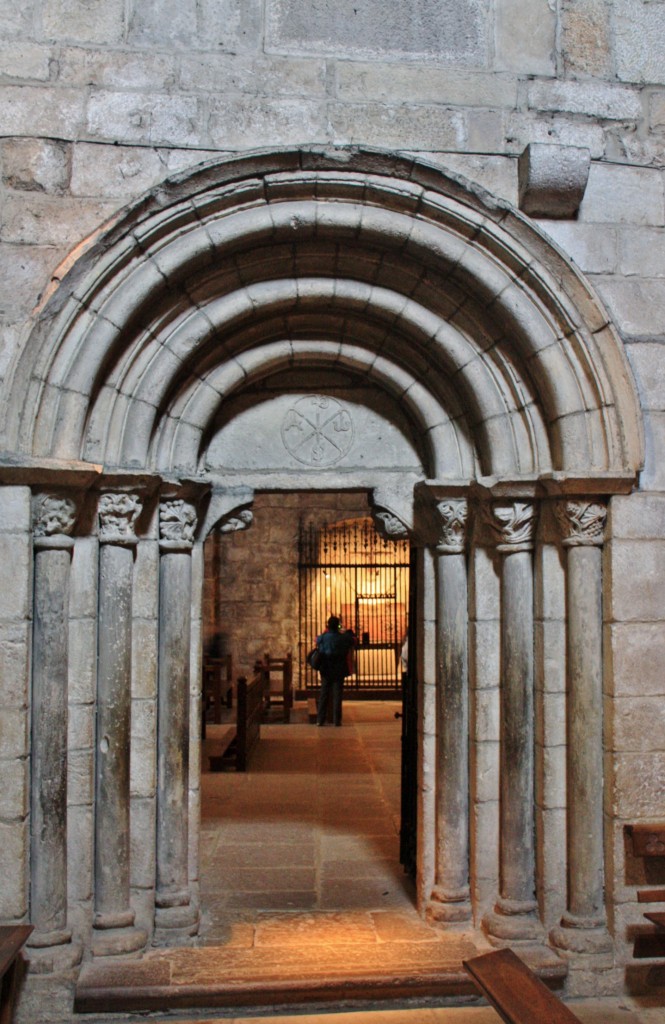 Foto: Monasterio de Leyre: iglesia - Yesa (Navarra), España