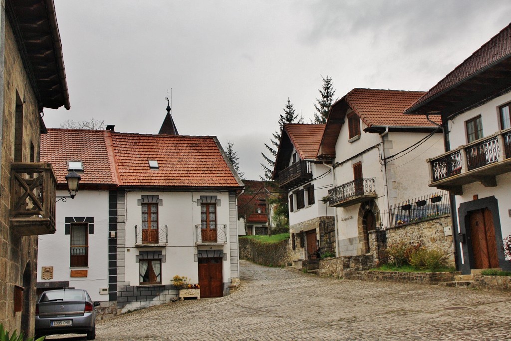 Foto: Vista del pueblo - Ezcároz (Navarra), España