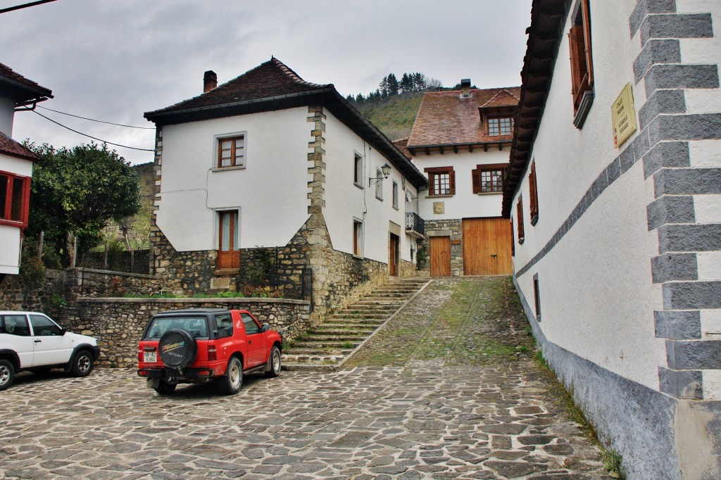 Foto: Vista del pueblo - Ezcároz (Navarra), España