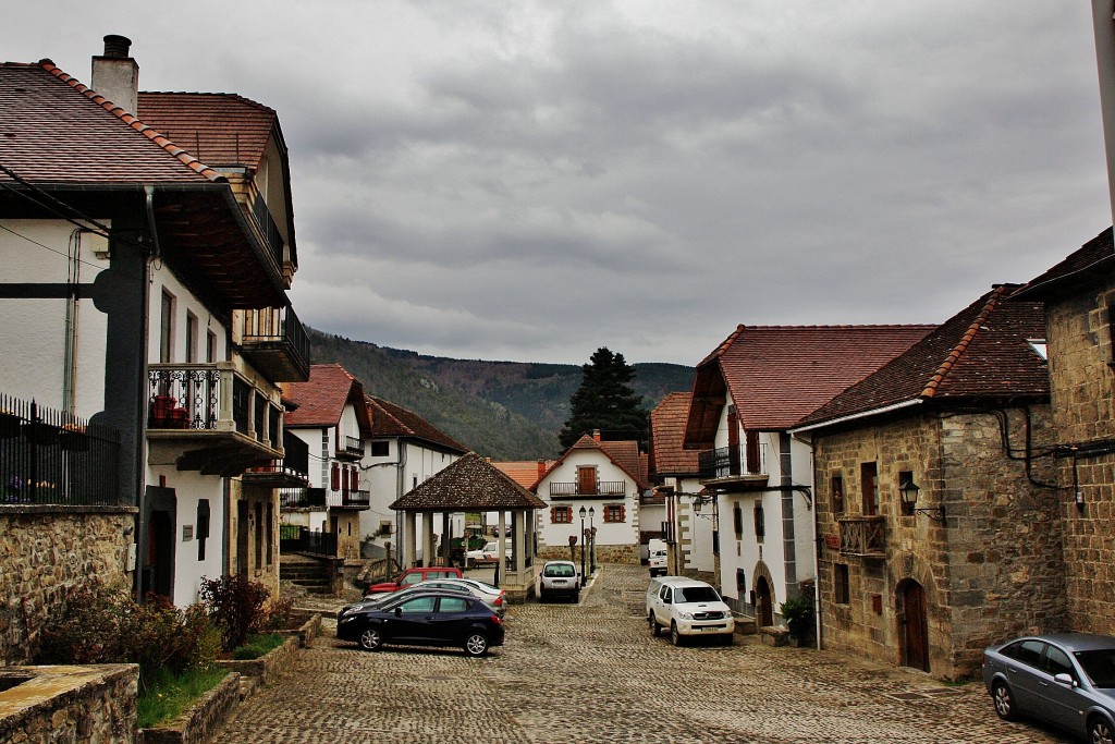 Foto: Vista del pueblo - Ezcároz (Navarra), España