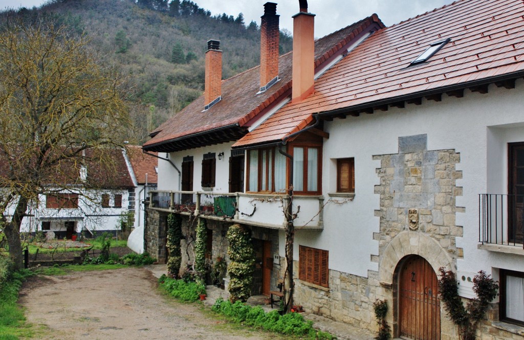 Foto: Vista del pueblo - Ezcároz (Navarra), España