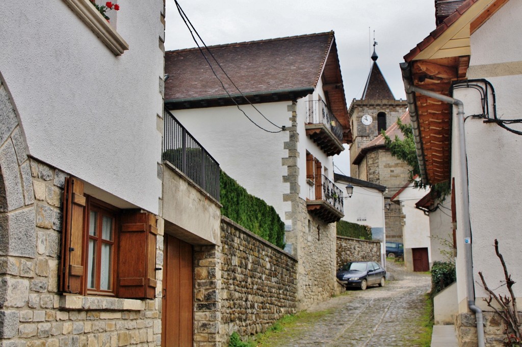 Foto: Vista del pueblo - Ezcároz (Navarra), España