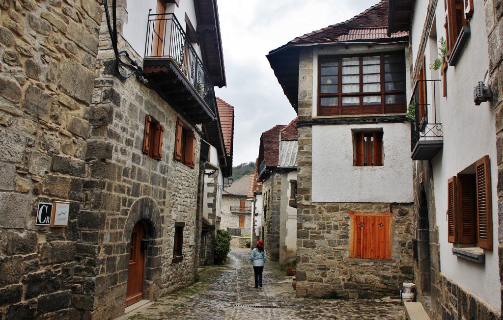 Foto: Vista del pueblo - Ezcároz (Navarra), España